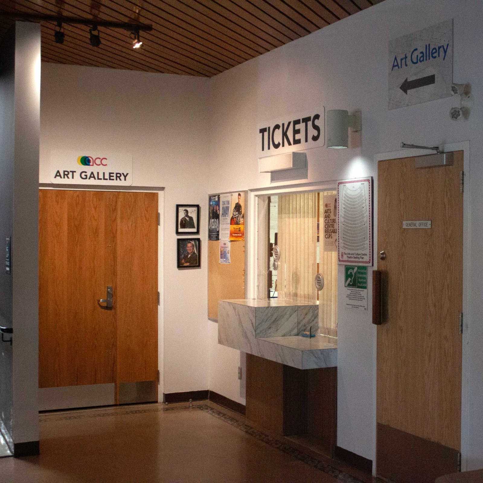 View around the corner of the ticket office and art gallery entrance.